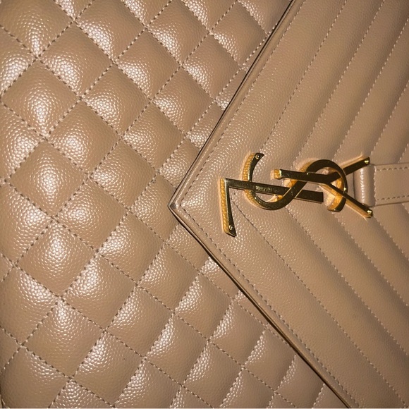 YSL MEDIUM ENVELOPE IN QUILTED GRAIN DE POUDRE LEATHER - Picture 1 of 6